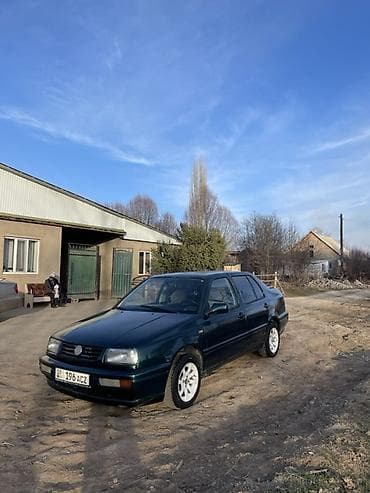 tayota rav 4: Volkswagen Vento: 1996 г., 1.6 л, Ручные, Бензин, Седан — 2