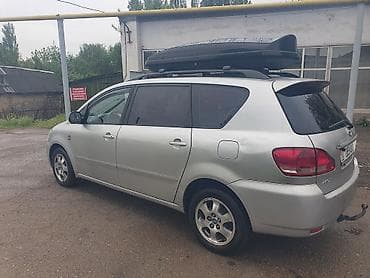 2 2дизель: Toyota Avensis Verso: 2001 г., 2 л, Автомат, Газ, Минивэн — 8