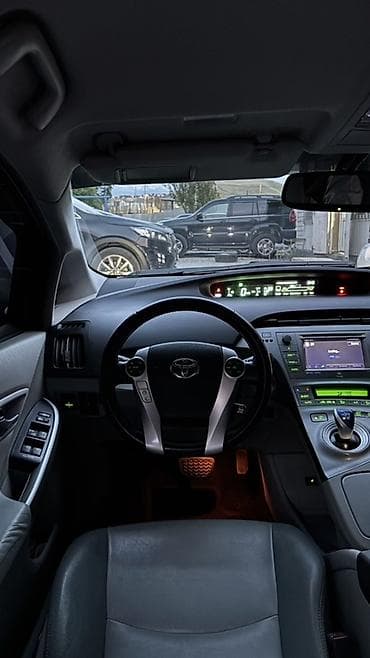 prius: Toyota Prius: 2015 г., 1.8 л, Вариатор, Гибрид, Лифтбек — 7