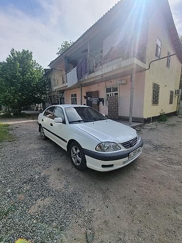 Toyota Avensis: 1999 г., 1.6 л, Механика, Бензин, Седан