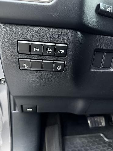 уна: Lexus NX: 2016 г., 2.5 л, Вариатор, Гибрид — 9