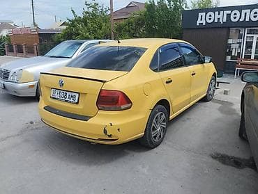 mazda verisa: Volkswagen Polo: 2016 г., Механика, Седан — 4