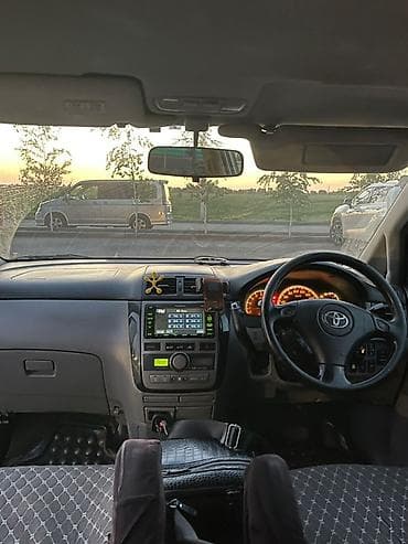 ipsum: Toyota Ipsum: 2002 г., 2.4 л, Минивэн — 4
