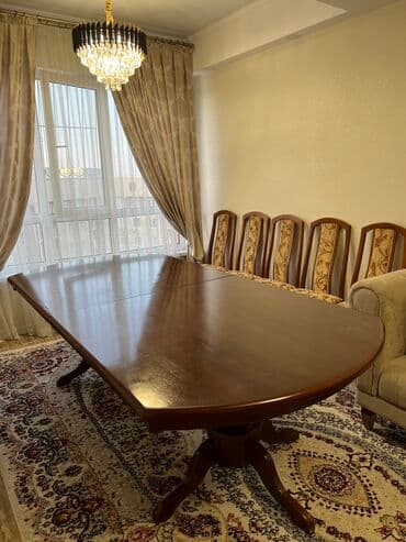 Продаю большой стол из натурального дерева ширина стола 1.18м и длина