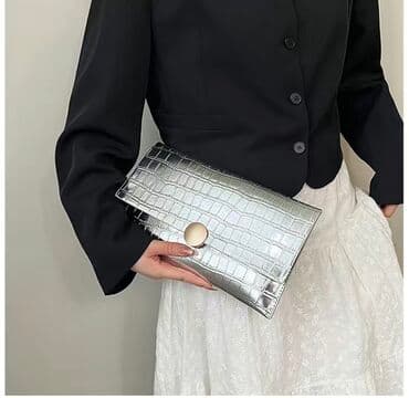 Атайын кийим: Клатч по 950 с — 2