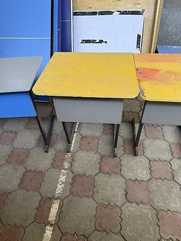 стол бу: Комплект парты и стула, Б/у, цвет - Желтый — 2