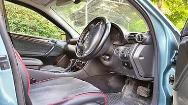 Mercedes-Benz C-Class: 2001 г., 2 л, Автомат, Газ, Седан — 6