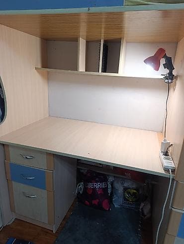 письменный: Двухъярусная детская кровать, Б/у, ЛДСП, цвет - Голубой — 3