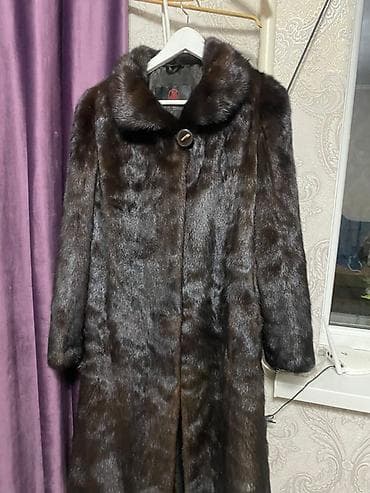 Аксессуары: Шуба из норки, классический темно-коричневый оттенок. Прямой силуэт — 1