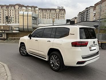 Toyota Land Cruiser: 2022 г., 3.5 л, Автомат, Бензин, Внедорожник — 3
