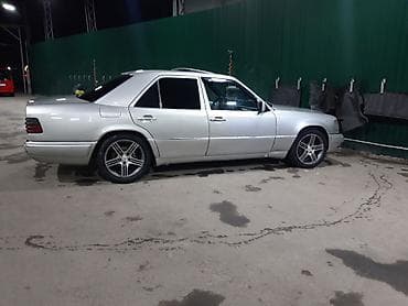 v class: Mercedes-Benz W124: 1993 г., Седан — 2