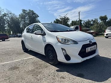 Toyota Prius C: 2017 г., 1.5 л, Автомат, Гибрид, Хэтчбэк — 3