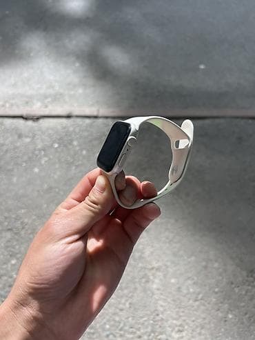 смарт: Apple Watch SE (2-го поколения), GPS, 44 мм - Корпус: алюминий — 4
