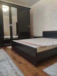 ищу кровать: Уктоочу бөлмө гарнитуру, Колдонулган, Эки кишилик керебет, Шкаф, Комод, Кыргызстан, МДФ, Өзү алып кетүү, түсү - Кара — 1