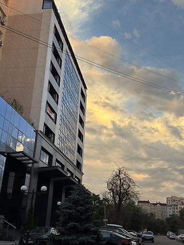 пустой жер: Аренда офисов, 33 м², В бизнес центре, 1 линия, С отдельным входом, С отдельным сан узлом — 2