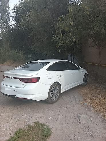 gac aion i60 ev: Белый седан Samsung SM6 (Renault Talisman для корейского рынка) — 1