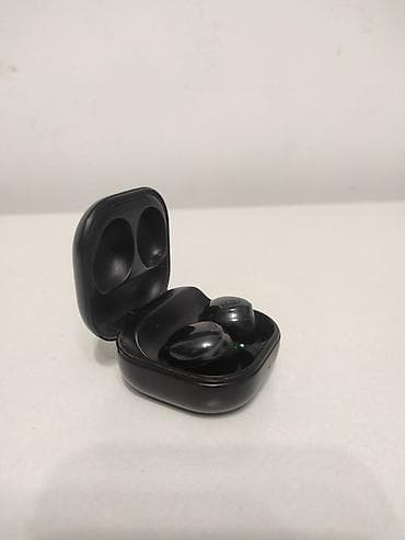 Усилители звука: Беспроводные наушники Samsung Galaxy Buds (чёрные) с зарядным кейсом — 1