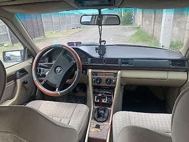 Унаа сатуу: Mercedes-Benz W124: 1989 г., 2.3 л, Кол менен иштөөчү, Бензин, Седан — 9