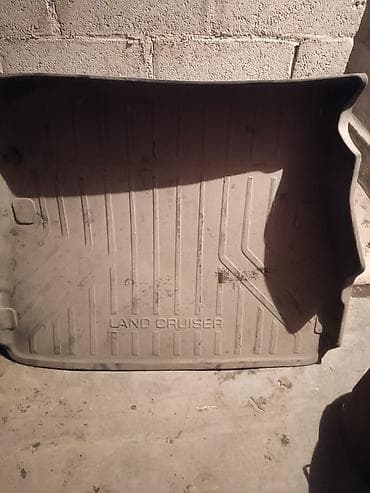 Резиновые Полики Для багажника Toyota, цвет - Черный