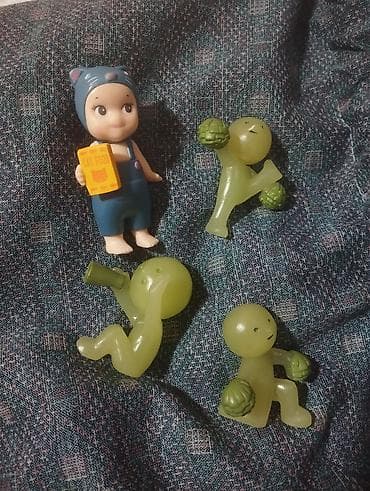 медвед: Набор небольших фигурок из разных коллекций: - Персонажи мультсериала — 4