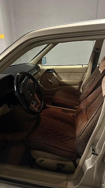 Mercedes-Benz W124: 1990 г., 2.3 л, Кол менен иштөөчү, Бензин, Седан — 2