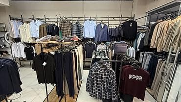Эркектер кийими: 🔥 ПРОДАЁТСЯ ГОТОВЫЙ МАГАЗИН МУЖСКОЙ ОДЕЖДЫ 📍 Площадь: 40 м² 🏢 — 4