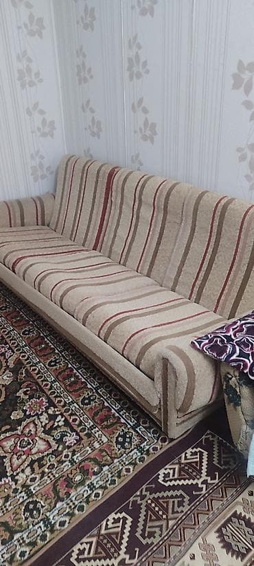 Прямой диван, Б/у, Трехместный