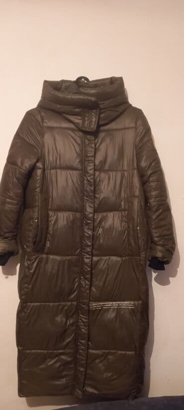 Женская куртка на синтепоне. Размер L, капюшон отстегивается, тёплая