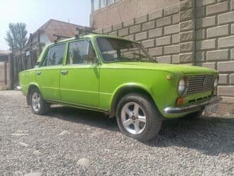 капот ваз 2105: ВАЗ (ЛАДА) 2101: 1980 г., Седан — 1