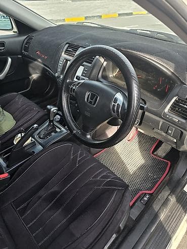 есть варианты: Honda Accord: 2003 г., 2.4 л, Автомат, Бензин, Седан — 6