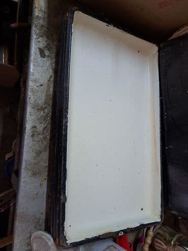 кухонный разделочный стол: Продаю посуду разную. Тарелки по 80 сом пялушки по 40 сом термос — 10