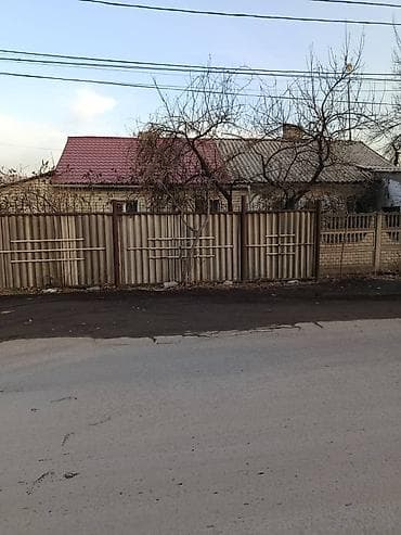 меняю на недвижимость: Продается полдома 80 м2 в районе Газгородка, участок 5соток, санузел — 1