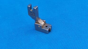 Лапка потайного замка. Лапка для втачивания потайной молнии at lalafo.kg Лапка потайного замка. Лапка для втачивания потайной молнии