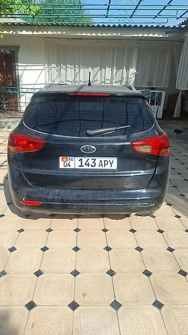 сааб 93: Kia Ceed: 2014 г., 1.6 л, Автомат, Бензин, Универсал — 2