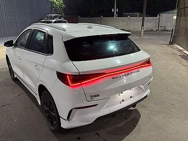 BYD E2: 2022 г., 0.1 - engine capacity л, Автомат, Электромобиль, Седан — 4