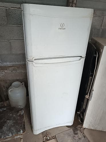 будка холодильник: Холодильник2х камерный работает морозит отлично, адрес селекции — 1