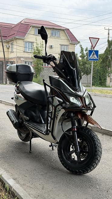 Тип скутера Yamaha, 150 куб. см, Бензин, Б/у at lalafo.kg Тип скутера Yamaha, 150 куб. см, Бензин, Б/у