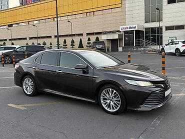 lexus e: Toyota Camry: 2018 г., Гибрид, Седан — 5
