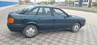 аудио систему: Audi 80: 1989 г., 1.6 л, Механика, Бензин, Седан — 4