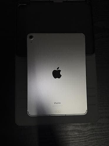 Планшеты: Планшет, Apple, память 256 ГБ, 10" - 11", Wi-Fi, Б/у, Классический цвет - Серебристый — 1