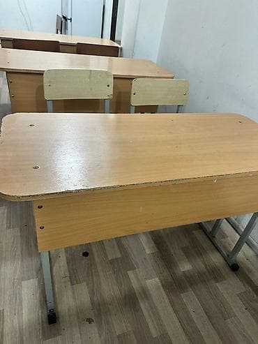 угловой диван с ящиком: Комплект парты и стула, Б/у, Самовывоз — 8