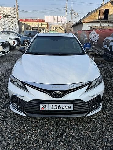 toyota vitiz: Toyota Camry: 2022 г., Седан — 4