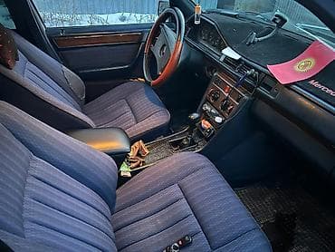 crown s180: Mercedes-Benz E-Class: 1992 г., 2 л, Механика, Седан — 4