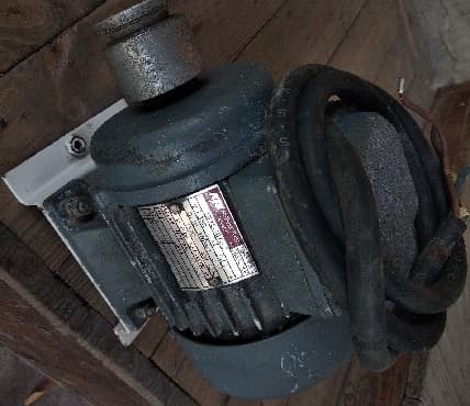 полировачный аппарат: Асинхронный 3 фазный эл. двигатель пр-во Германия. Мощность 0.18 кВт — 2