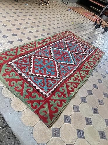 скупка старой одежды: Ковер Б/у, Сделано в Кыргызстане — 3