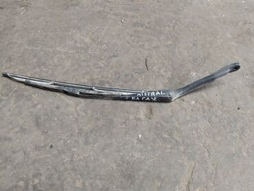 мухобойка авенсис: Nissan Mistral Крепление дворника, Ниссан Мистраль механизм крепления — 1