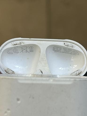 Аудиотехника: Зарядный кейс для беспроводных наушников Apple AirPods (оригинальный) — 2
