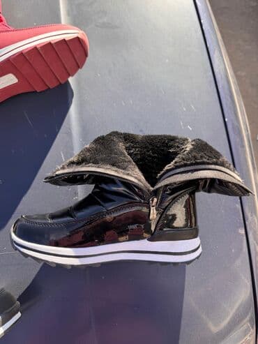 сапоги зимние на высоких каблуках: Женские зимние дутики/сникерсы - Цвет: черный, глянцевый — 5