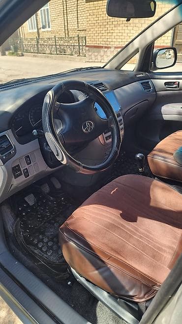 techno spark: Toyota Avensis Verso: 2001 г., Ручные, Бензин, Минивэн — 1