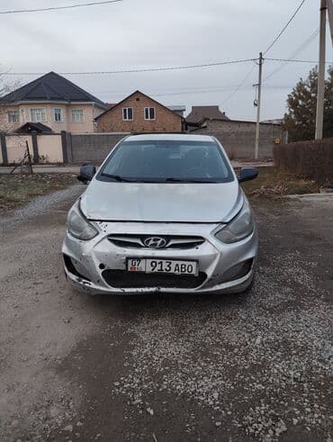 Hyundai Solaris: 2012 г., 1.4 л, Механика, Бензин, Седан